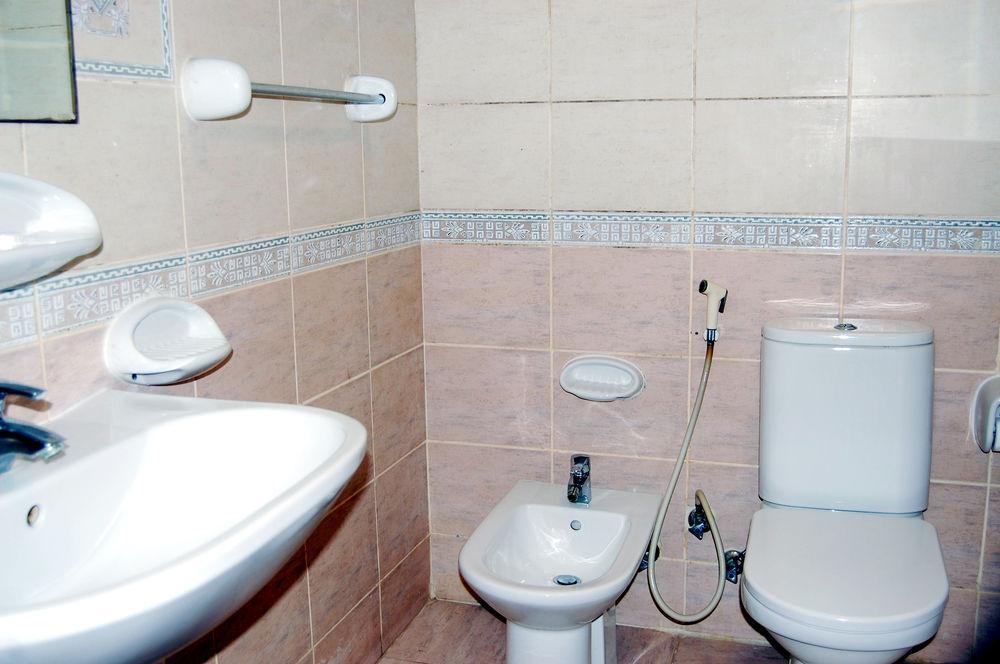 Al Ferdous Hotel Apartment Шарджа Экстерьер фото