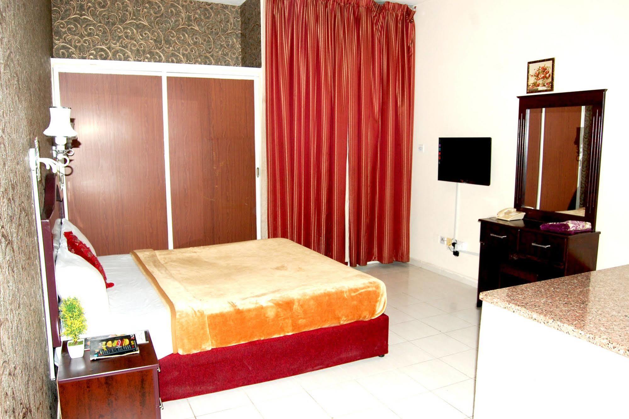 Al Ferdous Hotel Apartment Шарджа Экстерьер фото